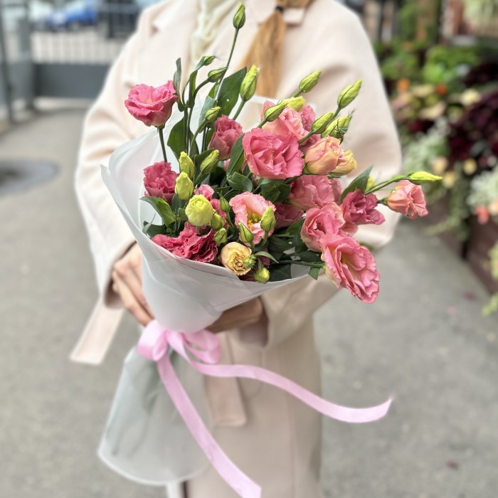 Букет из 9 розовых эустом