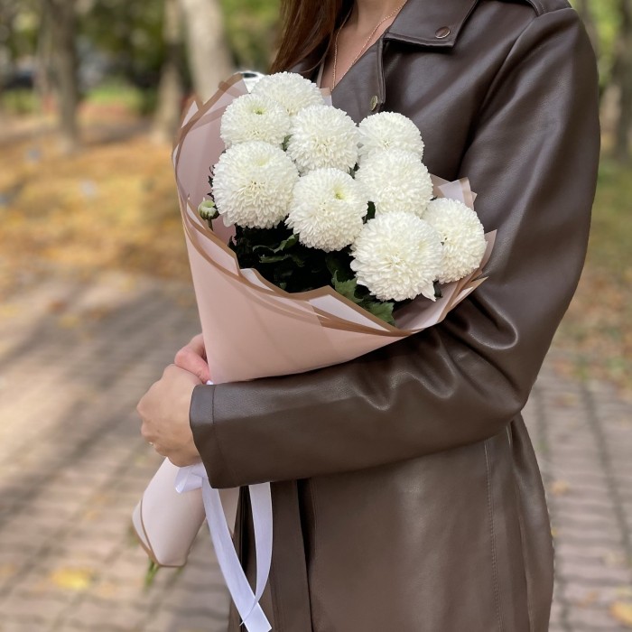 Букет из белых хризантем Помпон