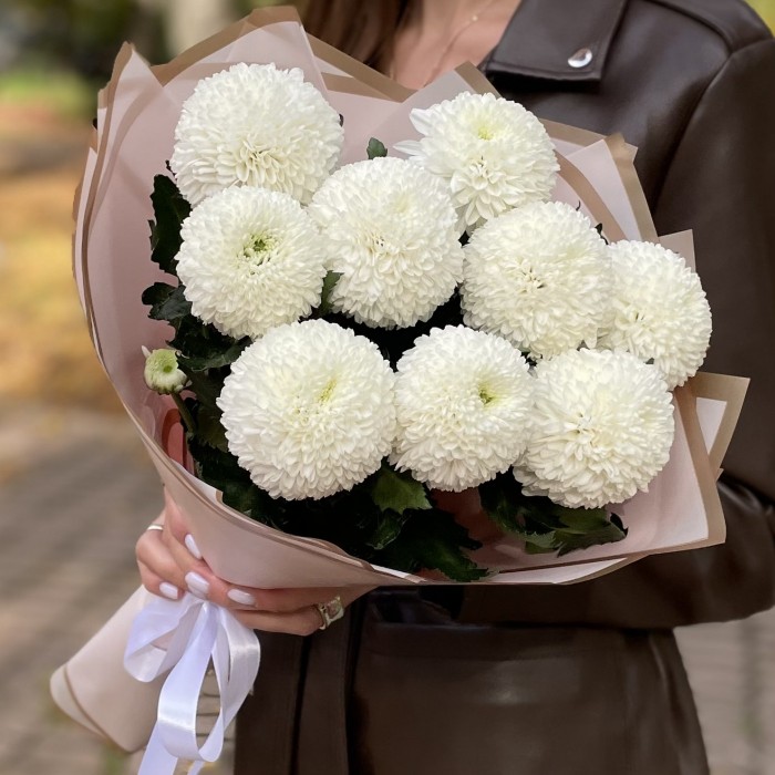Букет из белых хризантем Помпон