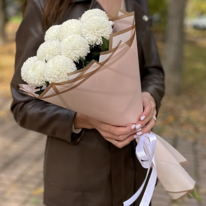 Букет из белых хризантем Помпон