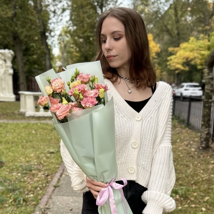 Букет из эустом Шампань