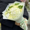 Букет из гортензии с розами и гвоздиками