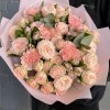 Букет из кустовых пионовидных роз с альстромерией
