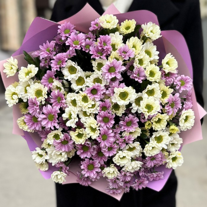 Букет из розовой и белой хризантемы Сантини