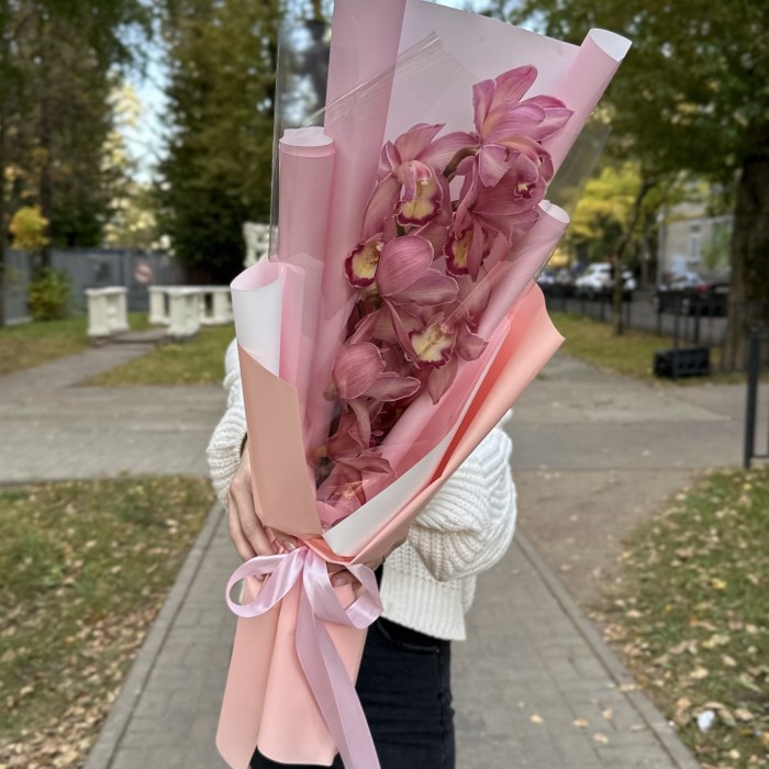 Букет из розовых орхидей