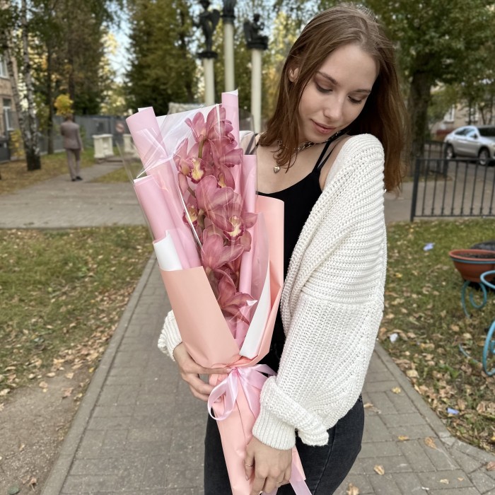 Букет из розовых орхидей