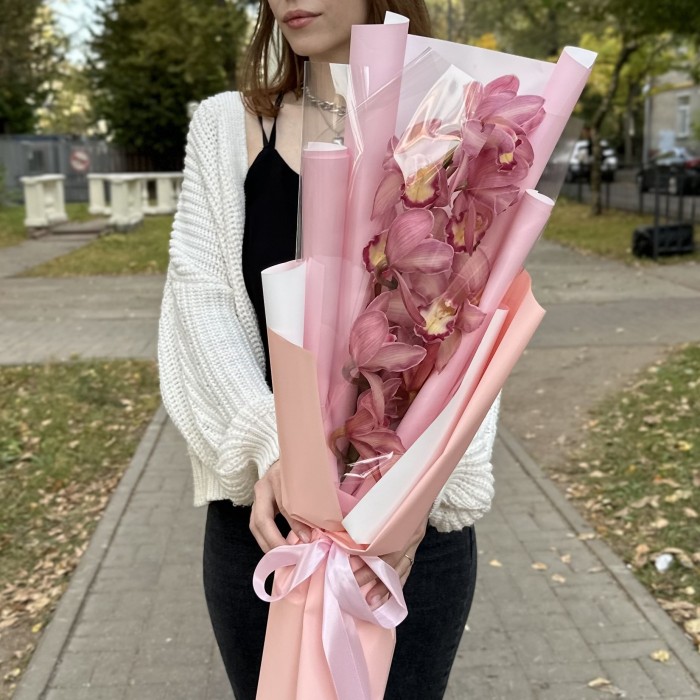 Букет из розовых орхидей
