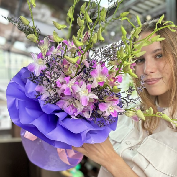 Букет из розовых орхидей дендробиум