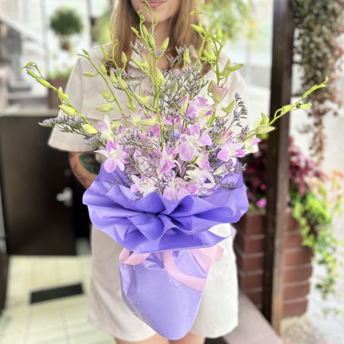 Букет из розовых орхидей дендробиум