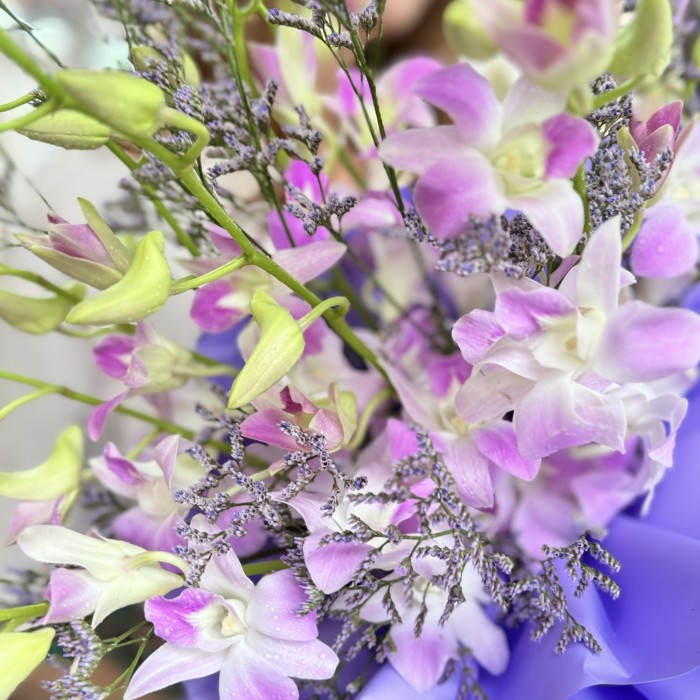 Букет из розовых орхидей дендробиум