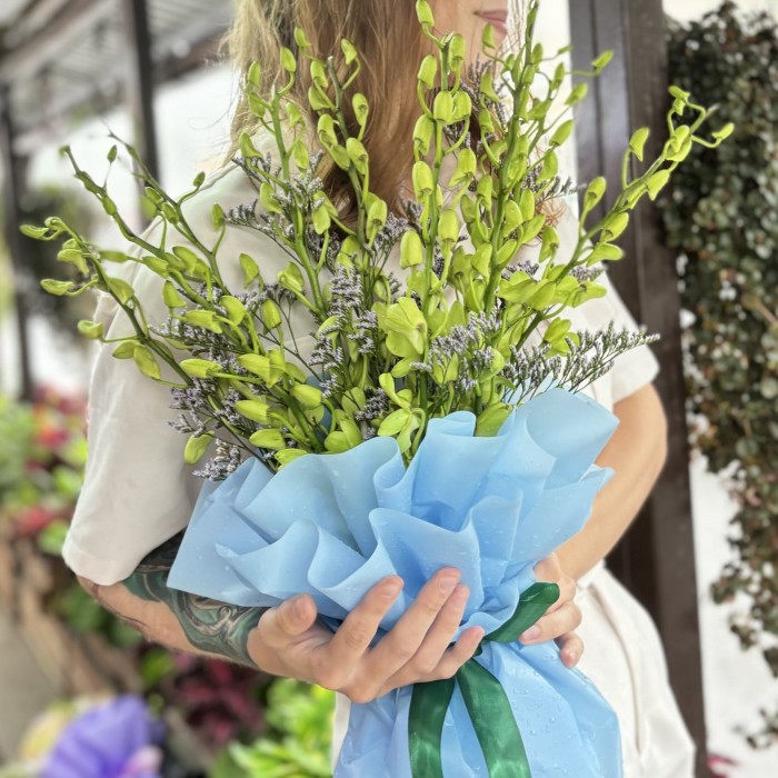 Букет из зеленых орхидей дендробиум