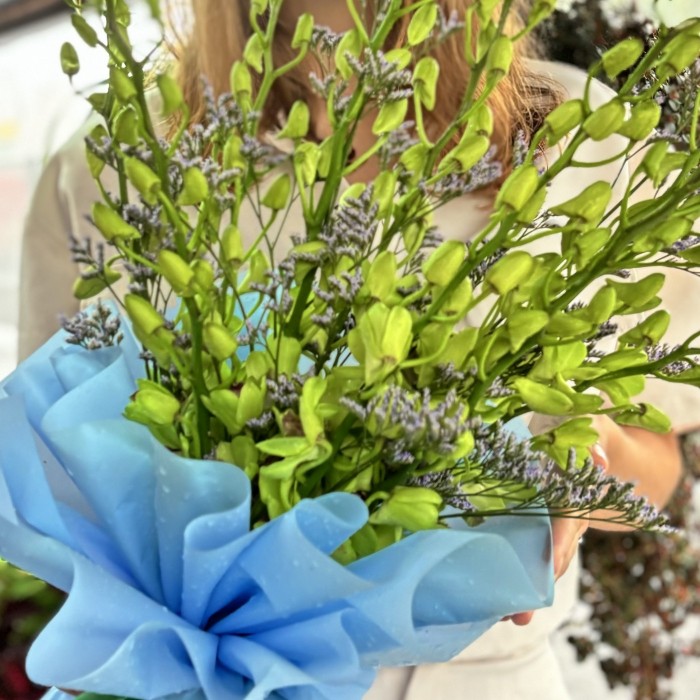 Букет из зеленых орхидей дендробиум