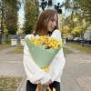 Букет из желтых орхидей с эвкалиптом