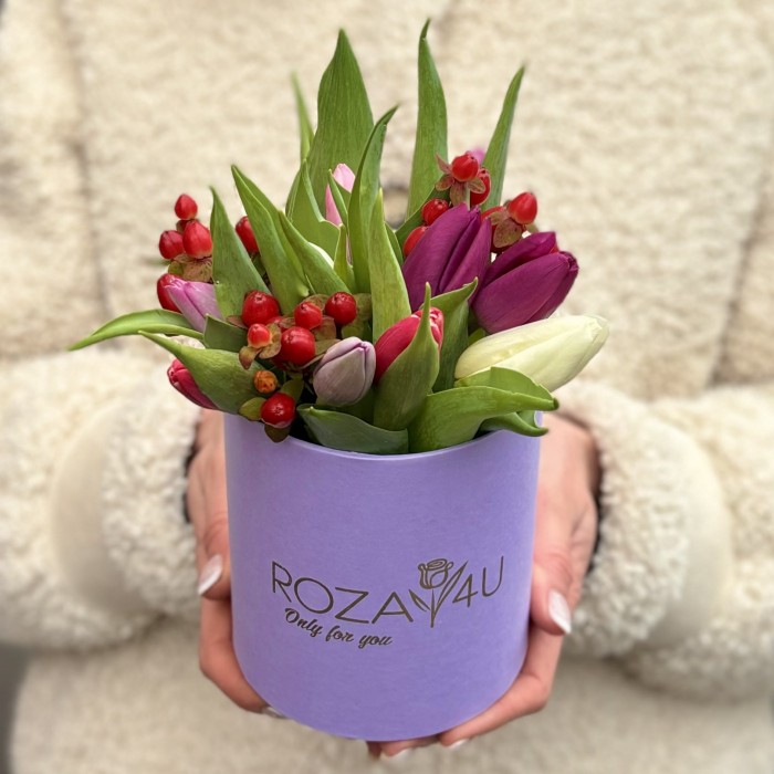 Букет к 8 марта в коробке