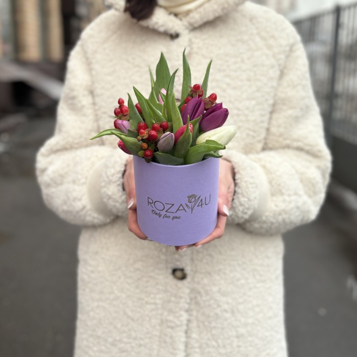 Букет к 8 марта в коробке