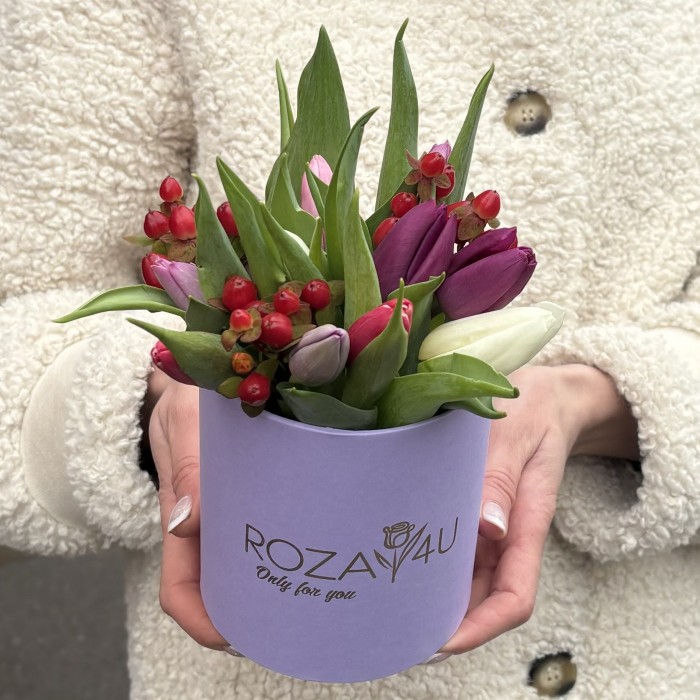 Букет к 8 марта в коробке