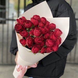 7 кустовых пионовидных роз Ред лэйс