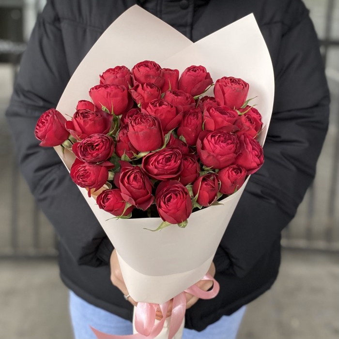 7 кустовых пионовидных роз Ред лэйс