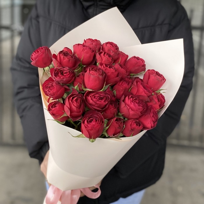 7 кустовых пионовидных роз Ред лэйс