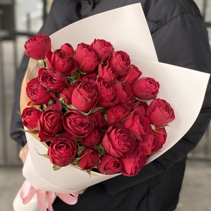 7 кустовых пионовидных роз Ред лэйс