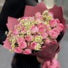 Букет кустовых роз Динара с ромашками