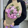 7 кустовых пионовидных роз Лавэндер Лейс с эвкалиптом