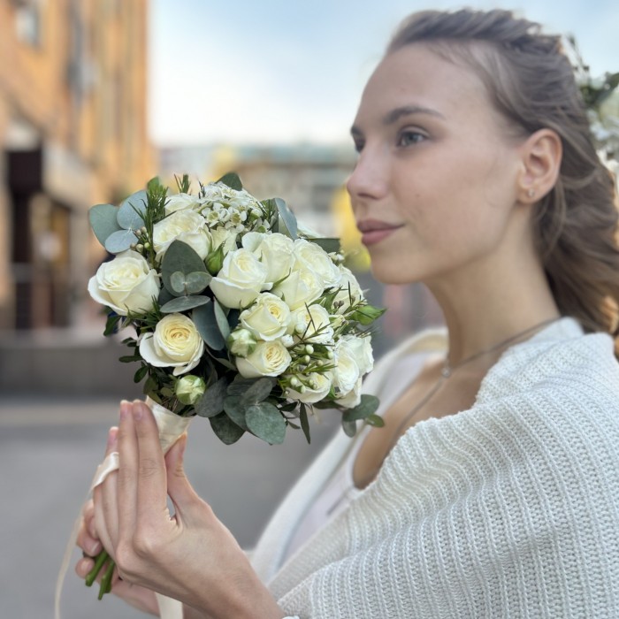 Букет невесты из кустовых роз Сказочная Ночь