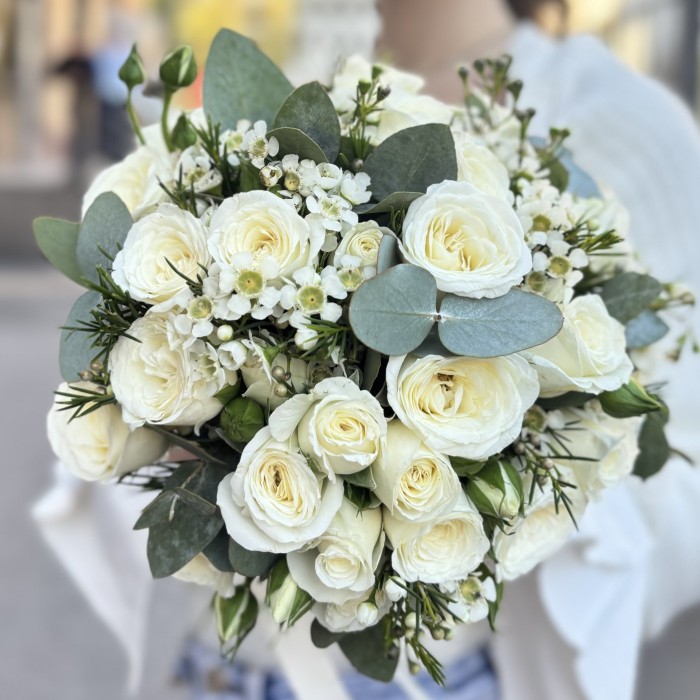 Букет невесты из кустовых роз Сказочная Ночь