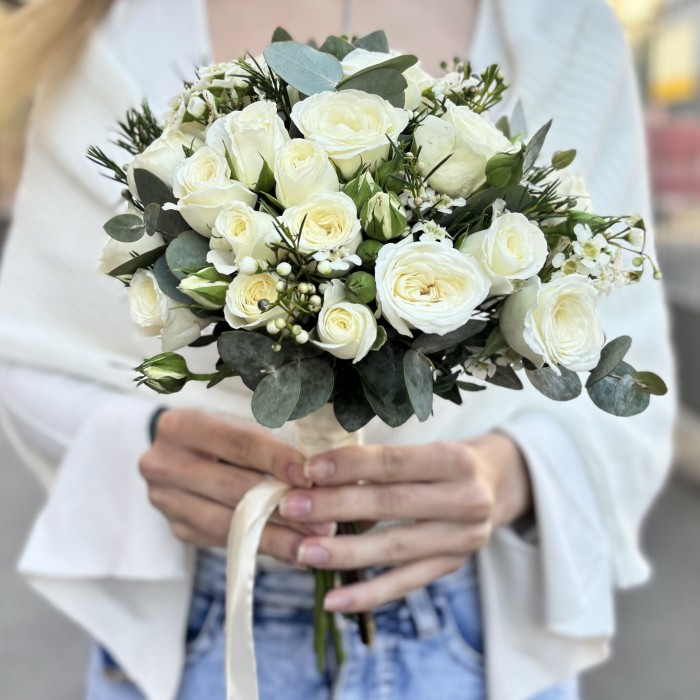 Букет невесты из кустовых роз Сказочная Ночь