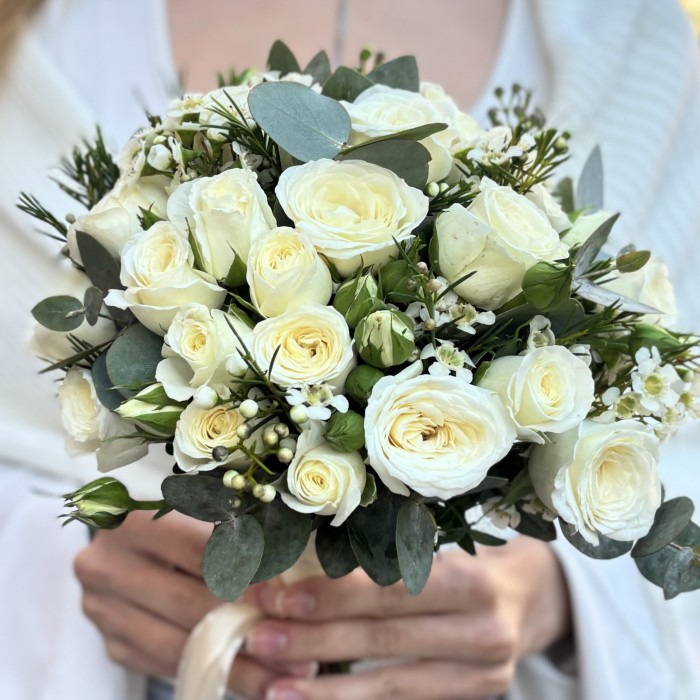 Букет невесты из кустовых роз Сказочная Ночь