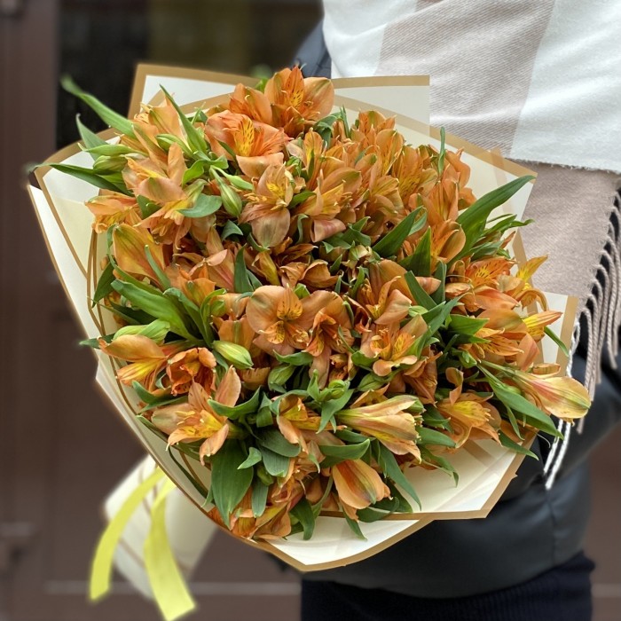 Букет из 15 оранжевых альстромерий