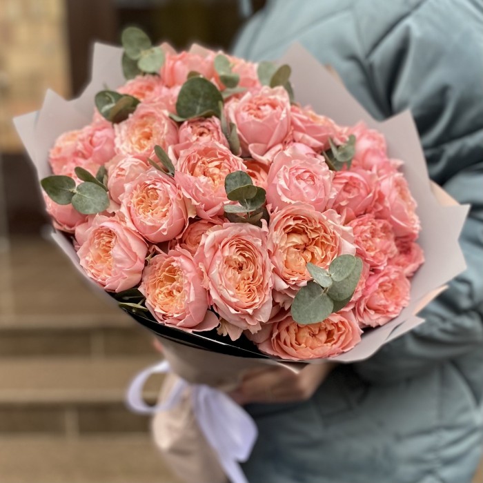 Букет пионовидных роз Джульетта