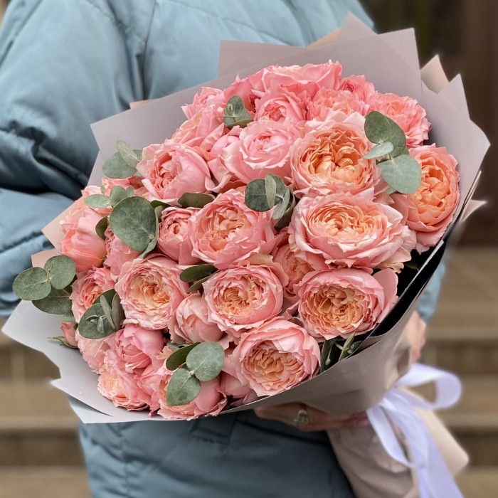 Букет пионовидных роз Джульетта