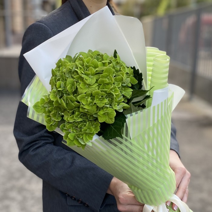 Букет с гортензией Дарк Грин