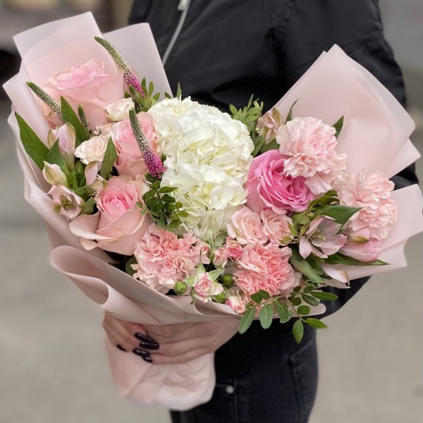 Букет с гортензией Мысли о Тебе