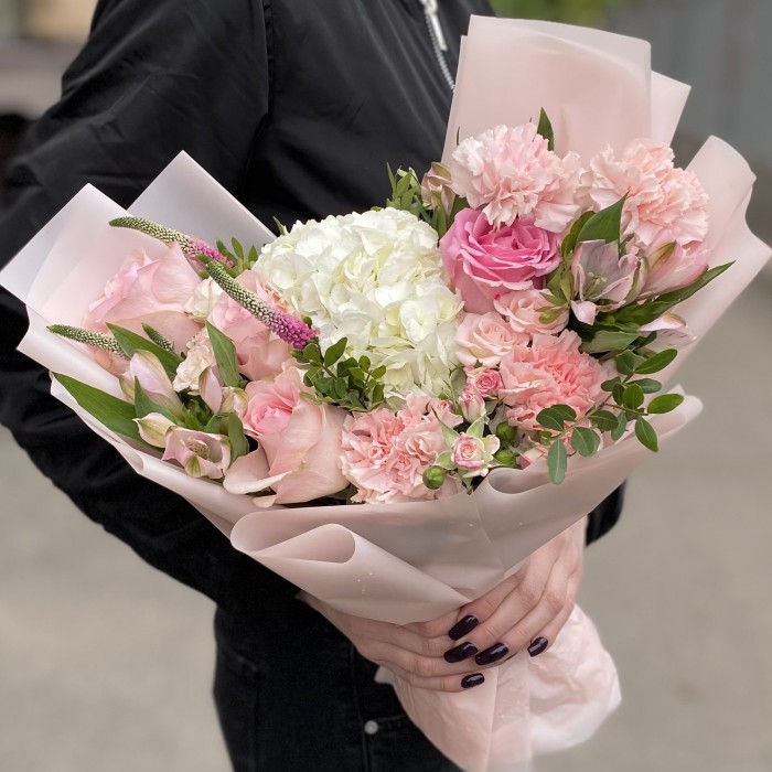 Букет с гортензией Мысли о Тебе