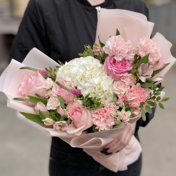 Букет с гортензией Мысли о Тебе