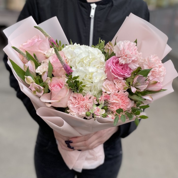 Букет с гортензией Мысли о Тебе