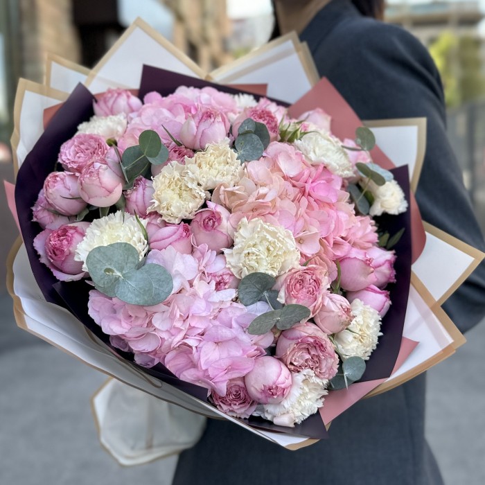Букет с гортензией Розовый Шарм