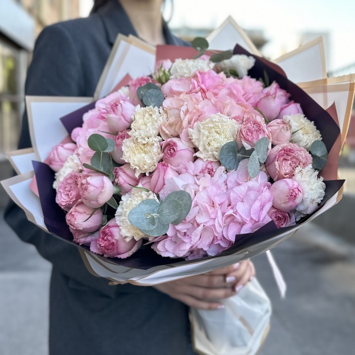 Букет с гортензией Розовый Шарм