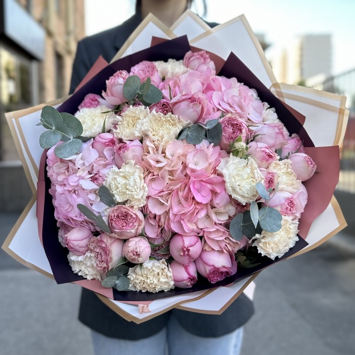 Букет с гортензией Розовый Шарм
