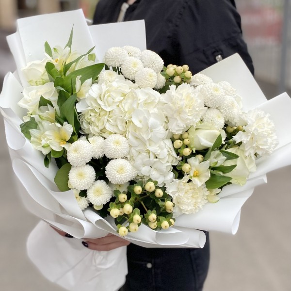 Букет с белой гортензией Жемчужина Души