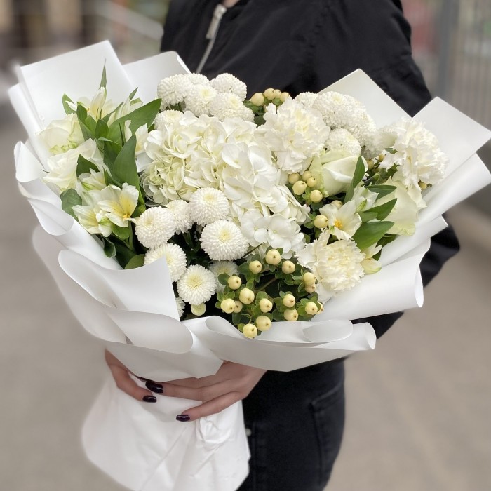 Букет с белой гортензией Жемчужина Души