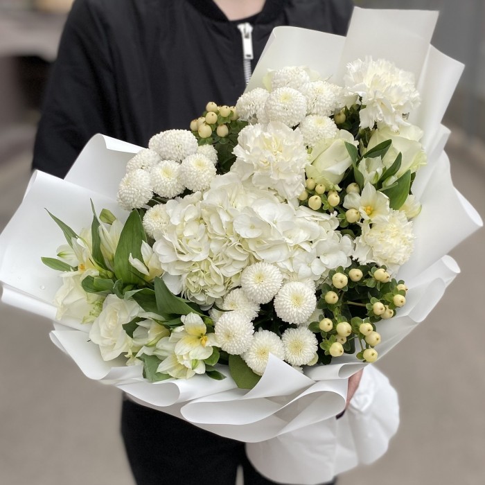 Букет с белой гортензией Жемчужина Души