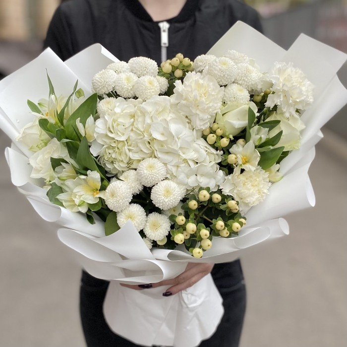 Букет с белой гортензией Жемчужина Души