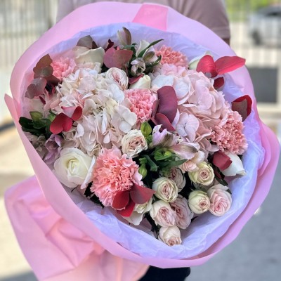 Авторский Букет с гортензией и розами Легкий Аромат