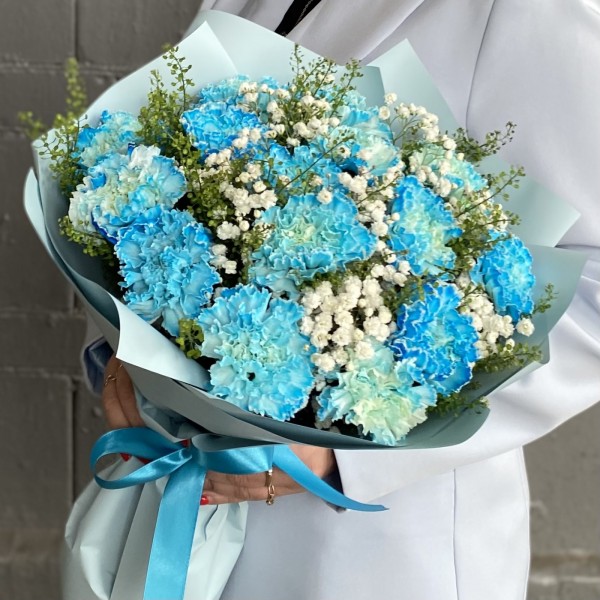 Букет с диантусами и гипсофилой Лазурный Закат
