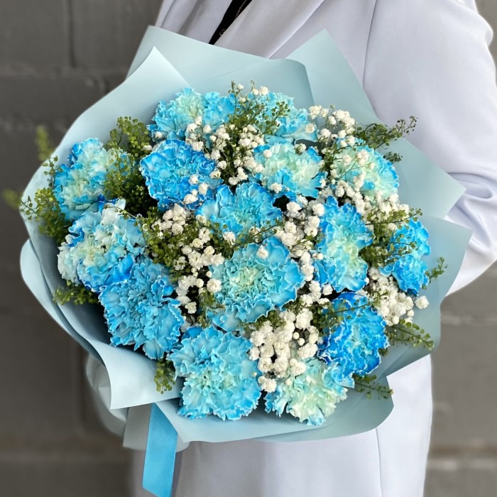 Букет с диантусами и гипсофилой Лазурный Закат