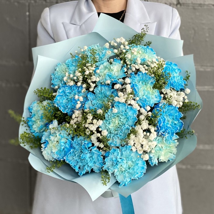 Букет с диантусами и гипсофилой Лазурный Закат