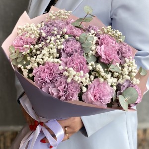 Букет с диантусами и гипсофилой Розовое Облако Букет с диантусами и гипсофилой Розовое Облако